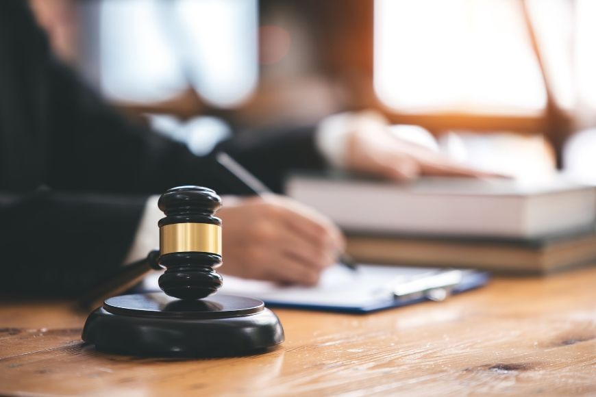 Professional Lawyer in Dubai and Abu Dhabi | Dr. Hassan Elhais Professional Lawyer in Dubai and Abu Dhabi | Dr. Hassan Elhais